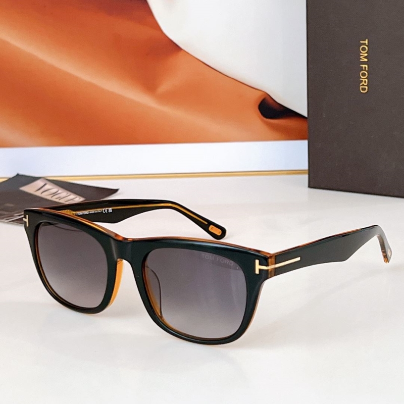 TOM FORD